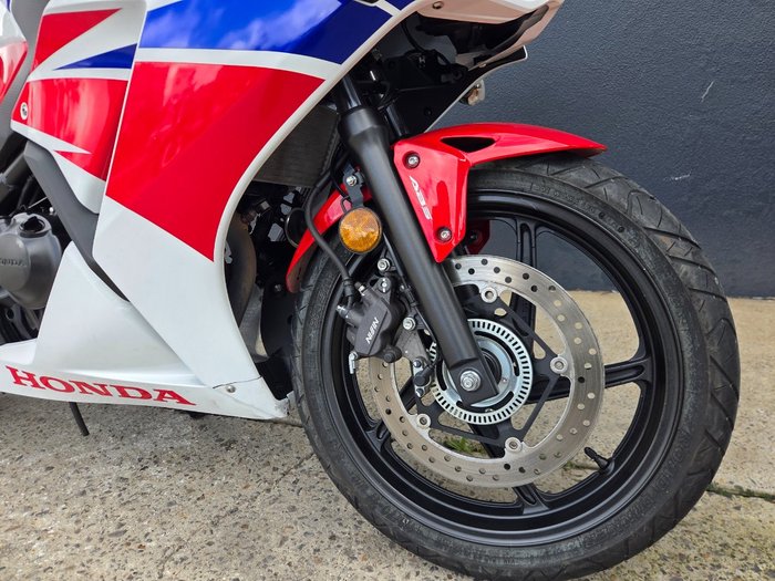 2014 Honda CBR300R WHITE