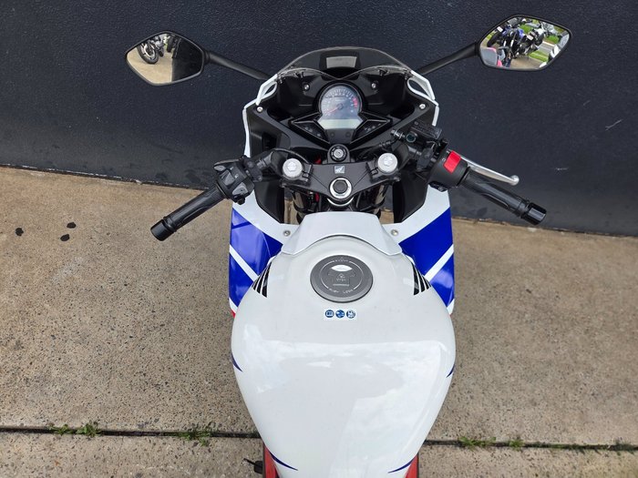 2014 Honda CBR300R WHITE
