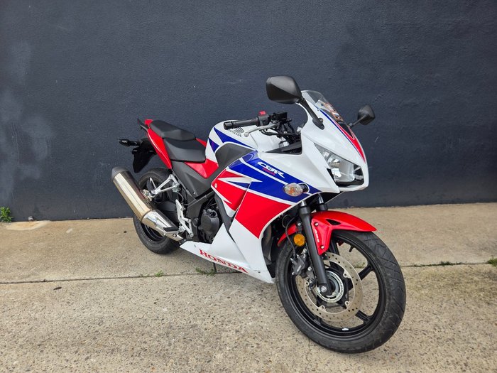 2014 Honda CBR300R WHITE
