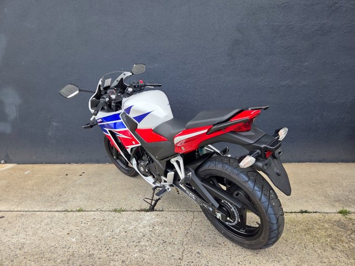 2014 Honda CBR300R WHITE