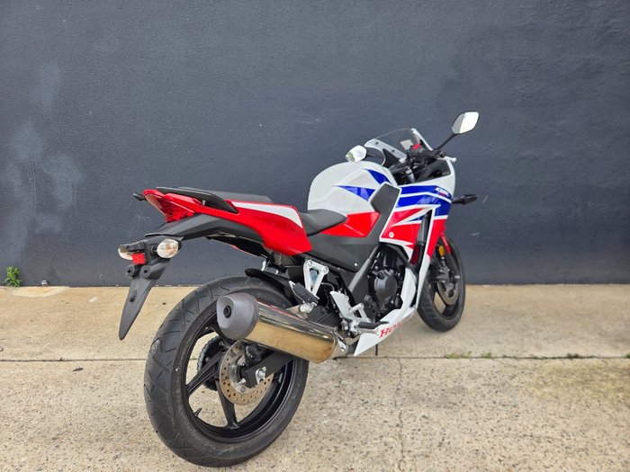 2014 Honda CBR300R WHITE