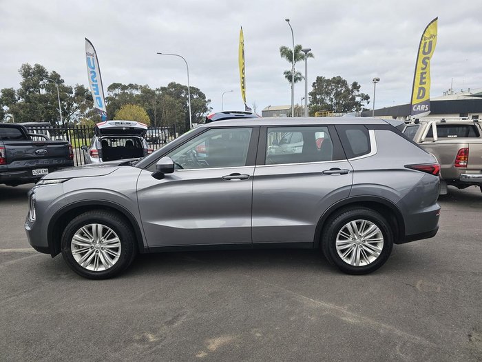 2023 Mitsubishi Outlander ES