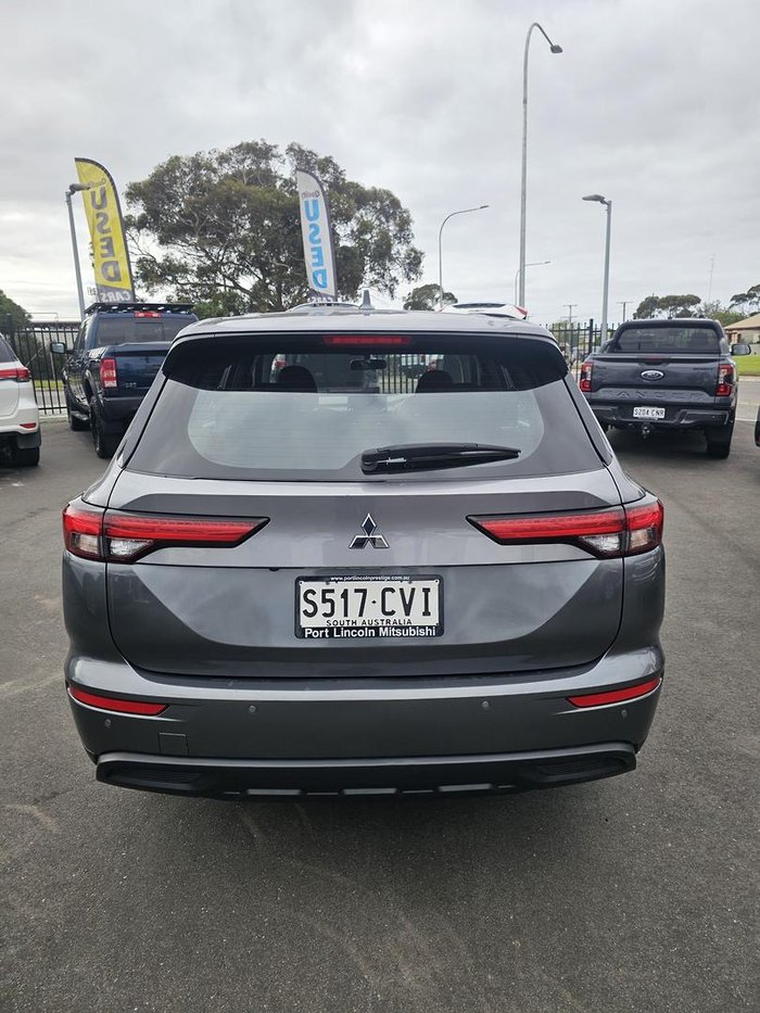 2023 Mitsubishi Outlander ES