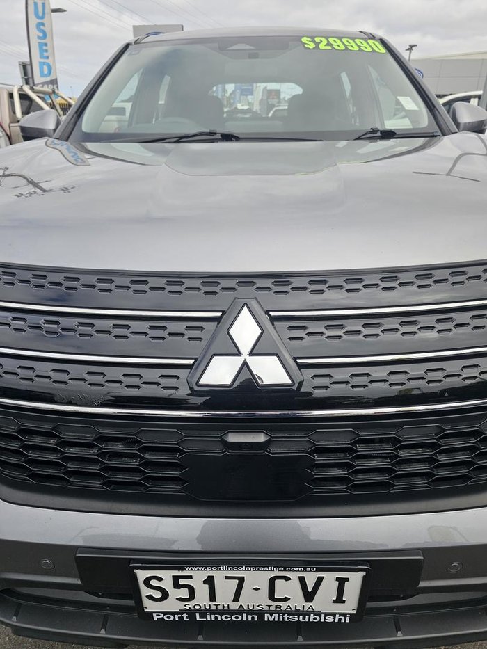 2023 Mitsubishi Outlander ES