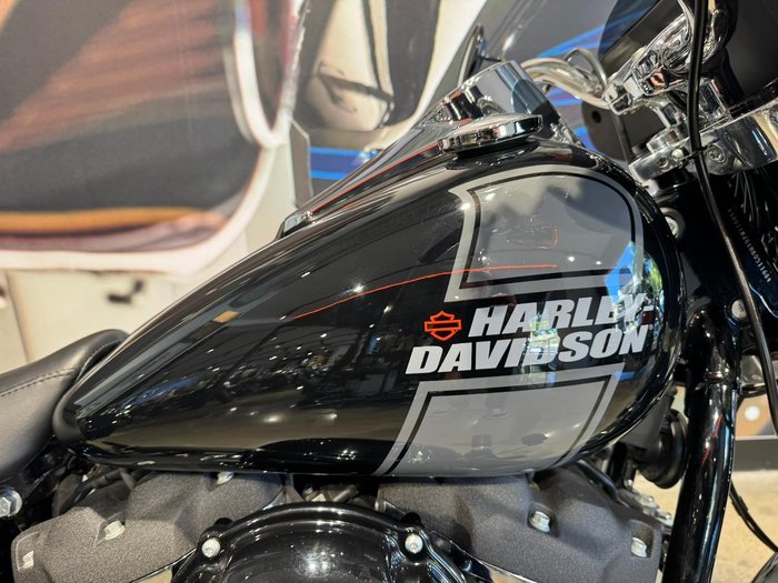 2021 Harley-Davidson Sport Glide 107 (FLSB) Softail Black