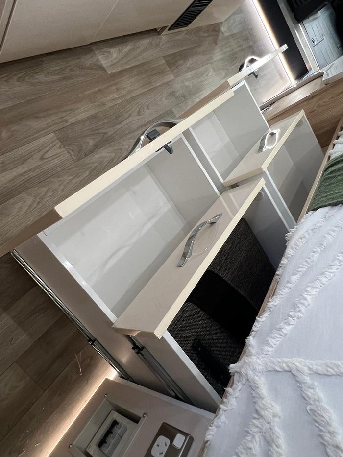 2026 Avan Applause 600-1 Single Beds