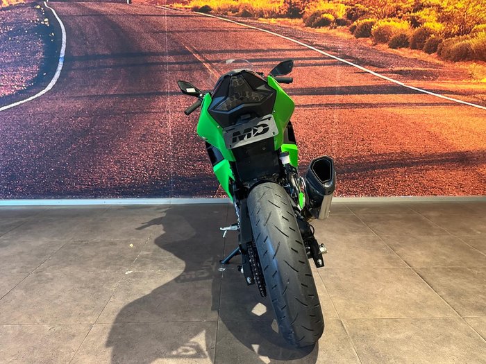 2023 Kawasaki Ninja 400 (EX400G) Ninja Green