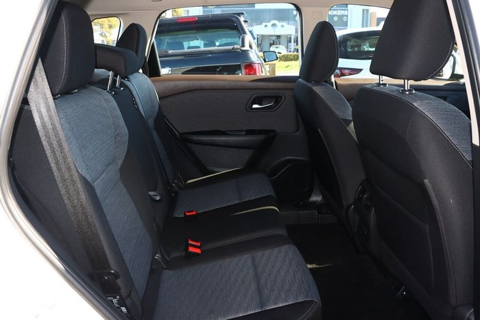 2025 Nissan X-TRAIL ST