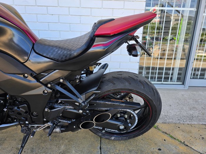 2016 Kawasaki Z1000 Red