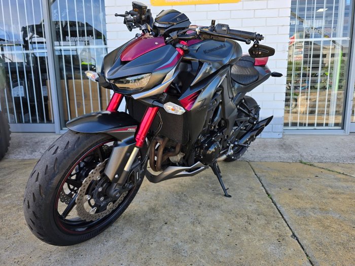 2016 Kawasaki Z1000 Red