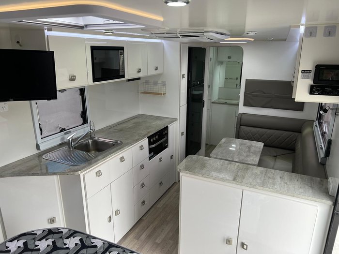 2024 Design RV Crx Semi Off Road Van 5-3, 20'6''