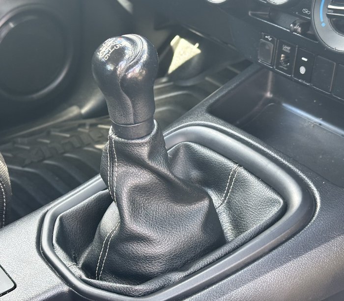 2020 Toyota Hilux SR