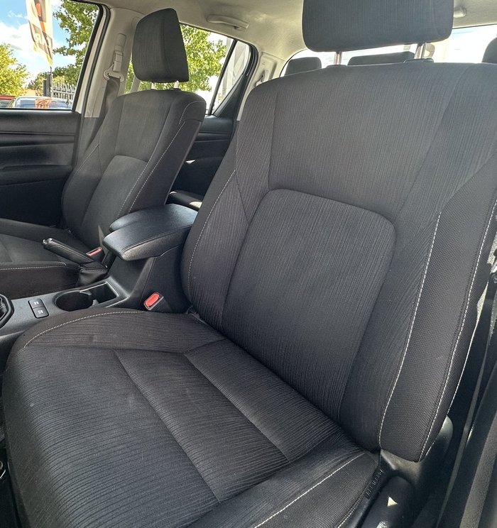 2020 Toyota Hilux SR