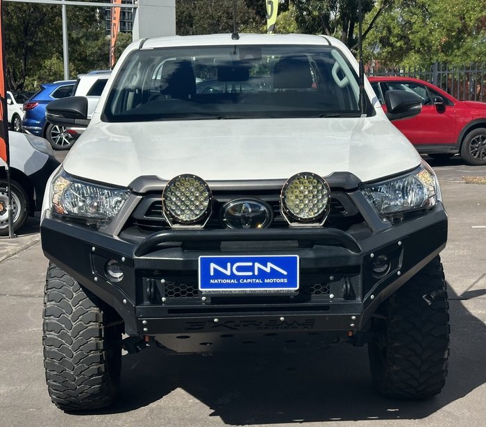 2020 Toyota Hilux SR