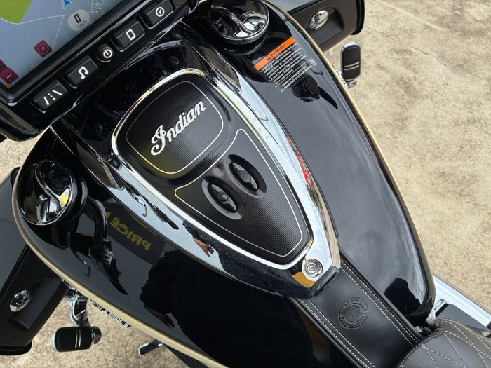 2017 Indian ROADMASTER THUNDER BLACK Black