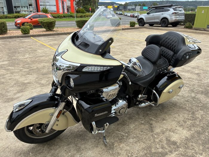 2017 Indian ROADMASTER THUNDER BLACK Black