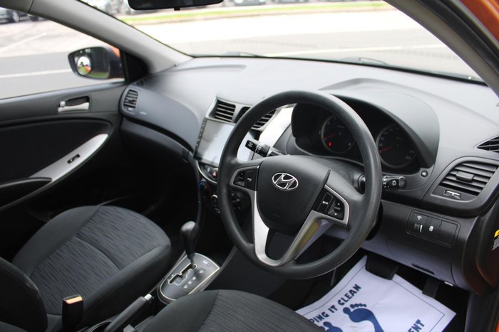 2014 Hyundai Accent Active