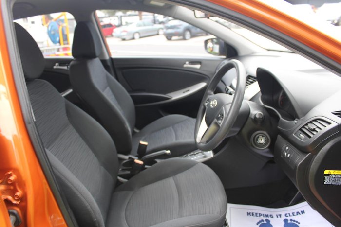 2014 Hyundai Accent Active