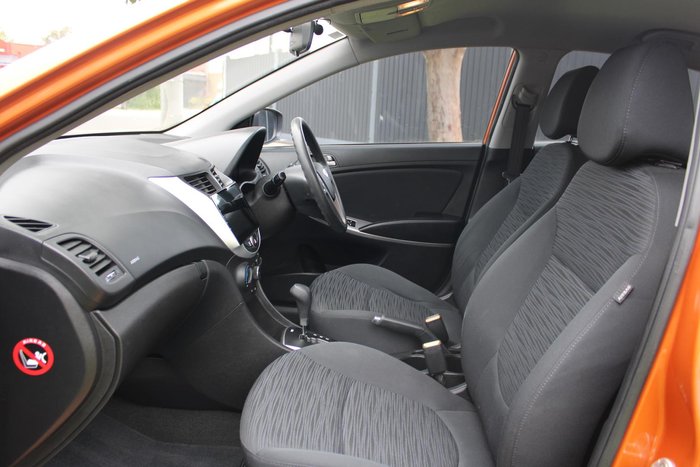 2014 Hyundai Accent Active