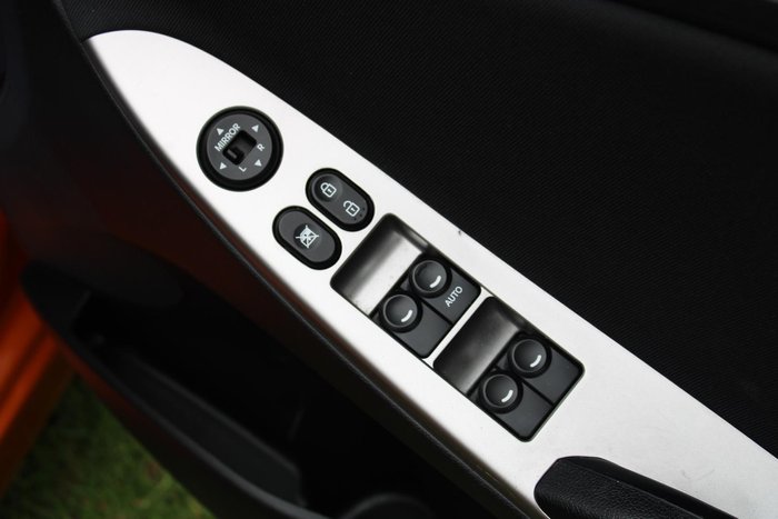 2014 Hyundai Accent Active