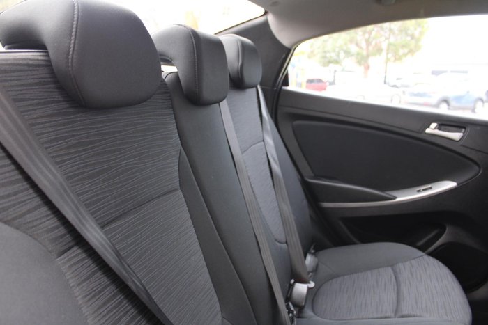 2014 Hyundai Accent Active