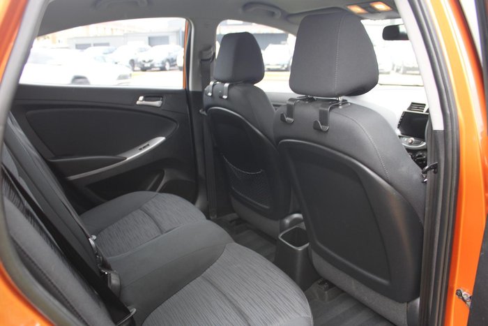 2014 Hyundai Accent Active