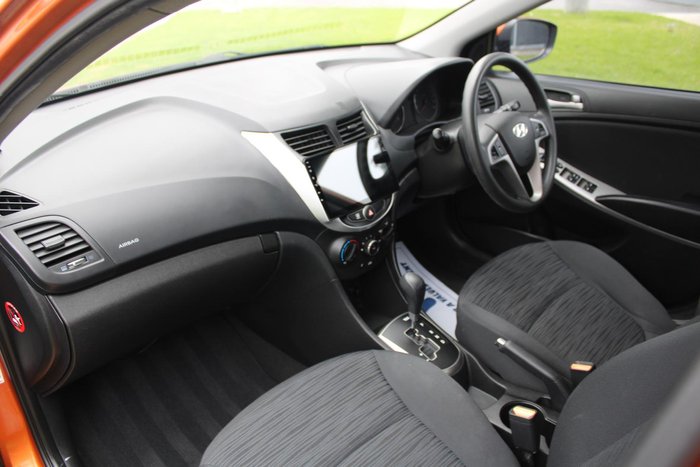 2014 Hyundai Accent Active