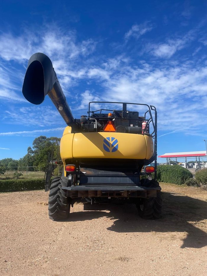 2009 New Holland Cr9070