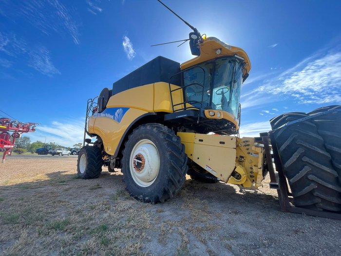 2009 New Holland Cr9070