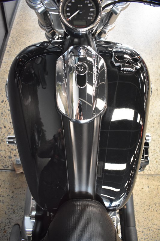 2016 HARLEY-DAVIDSON FXSB SOFTAIL BREAKOUT