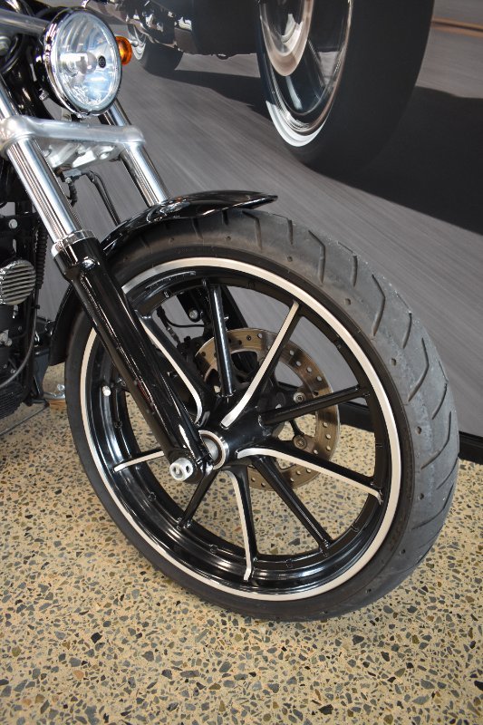 2016 HARLEY-DAVIDSON FXSB SOFTAIL BREAKOUT