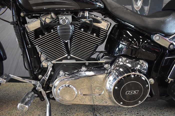 2016 HARLEY-DAVIDSON FXSB SOFTAIL BREAKOUT