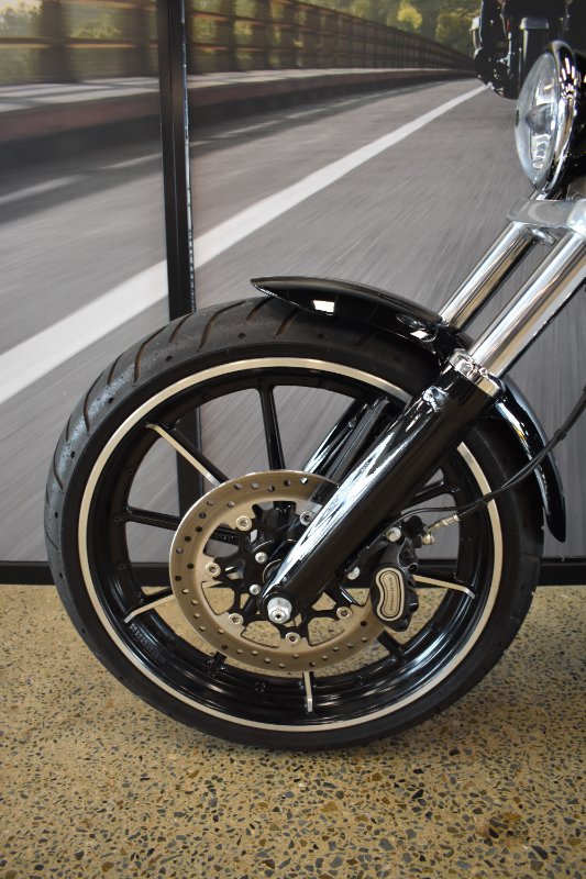 2016 HARLEY-DAVIDSON FXSB SOFTAIL BREAKOUT