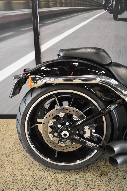 2016 HARLEY-DAVIDSON FXSB SOFTAIL BREAKOUT