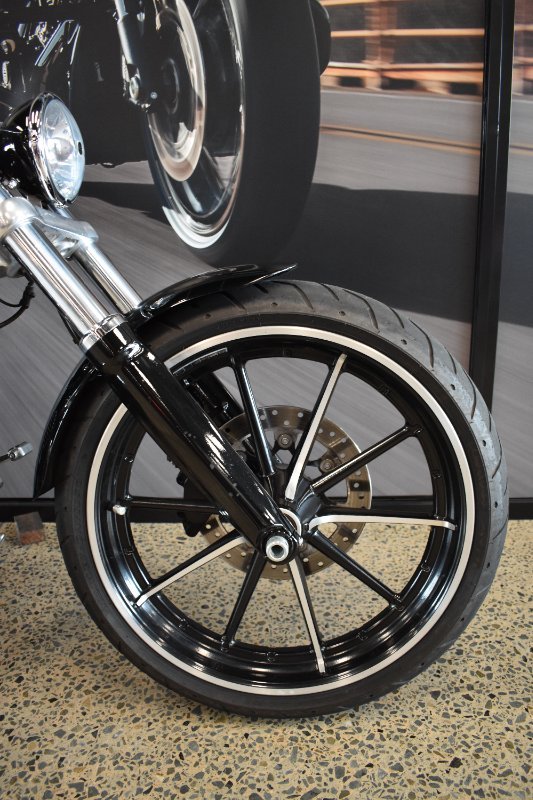 2016 HARLEY-DAVIDSON FXSB SOFTAIL BREAKOUT