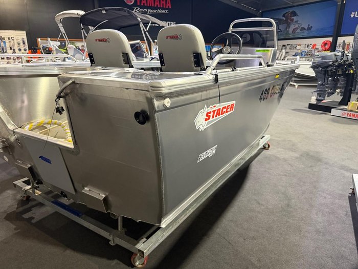 2026 Stacer 469 Outlaw Side Console