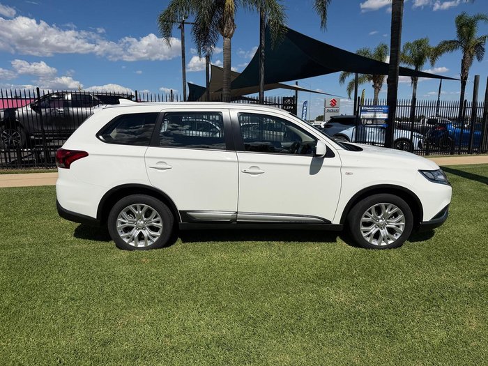2021 Mitsubishi Outlander ES