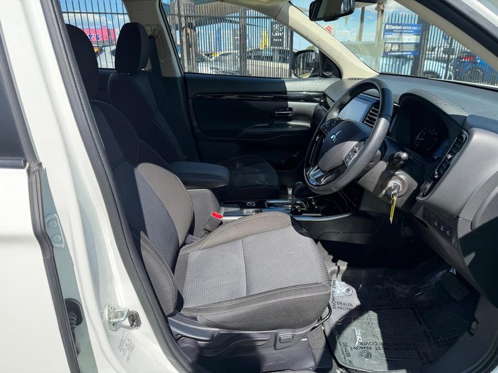 2021 Mitsubishi Outlander ES