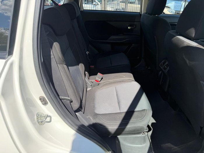 2021 Mitsubishi Outlander ES