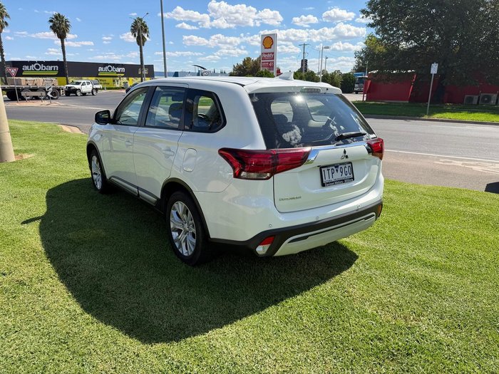 2021 Mitsubishi Outlander ES