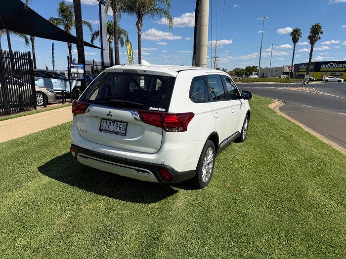 2021 Mitsubishi Outlander ES