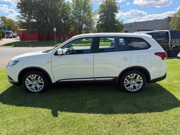 2021 Mitsubishi Outlander ES