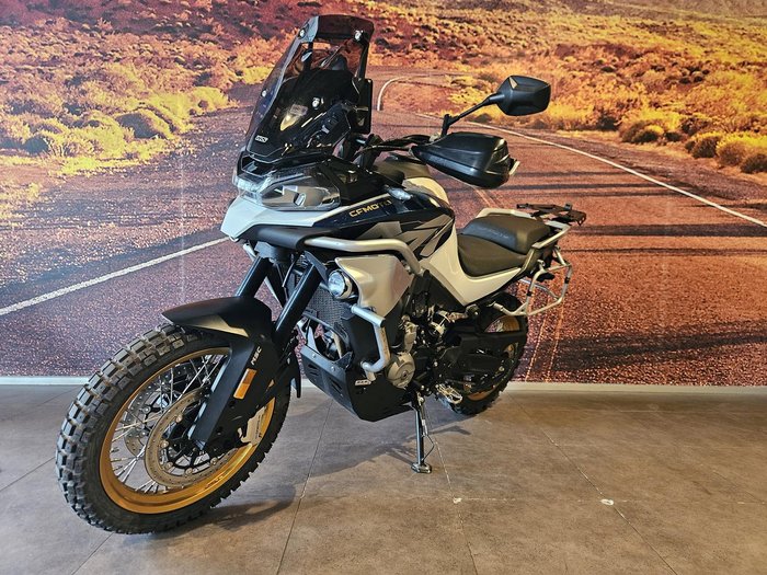 2023 CFMOTO 800MT Touring MT White