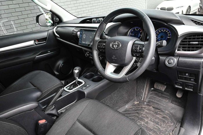 2020 Toyota Hilux SR5