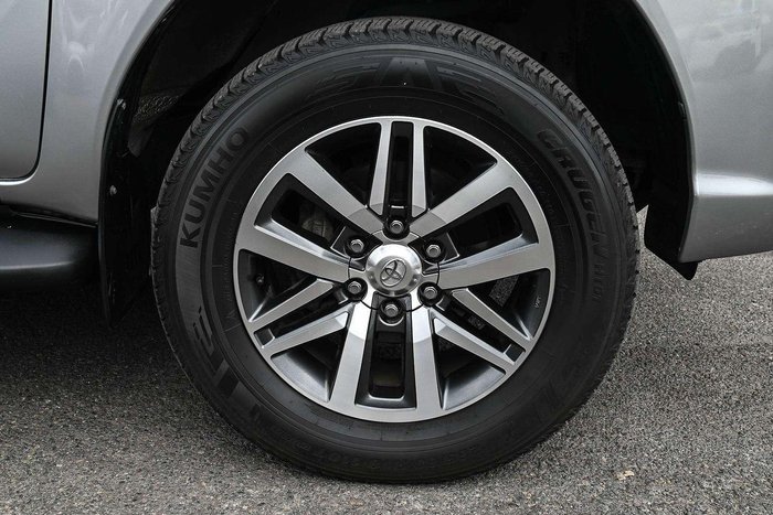 2020 Toyota Hilux SR5