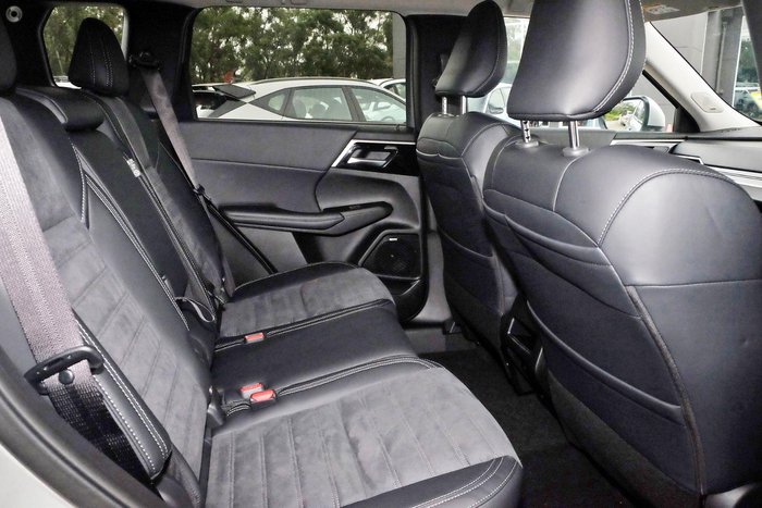 2025 Mitsubishi Outlander Aspire