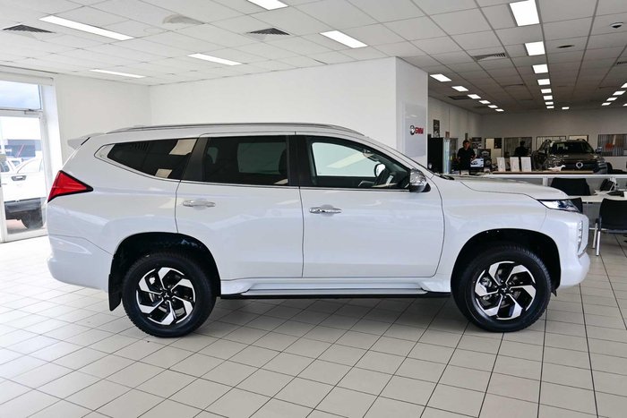 2025 Mitsubishi Pajero Sport GLS