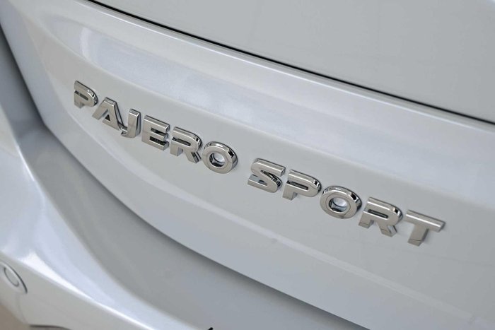2025 Mitsubishi Pajero Sport GLS