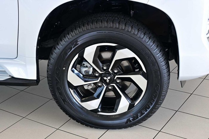 2025 Mitsubishi Pajero Sport GLS