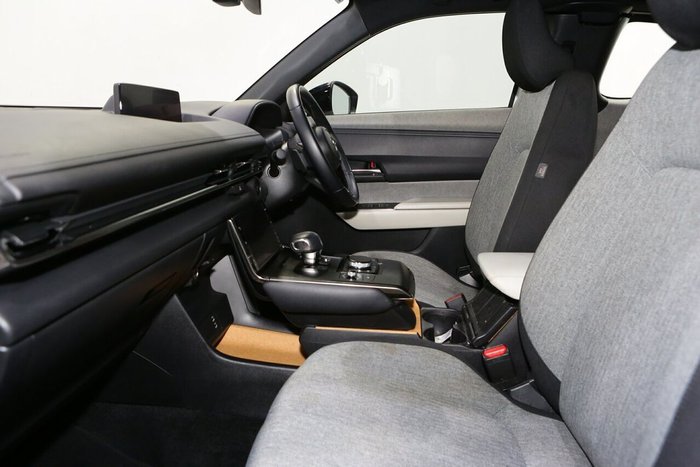 2022 Mazda MX-30 G20e Evolve